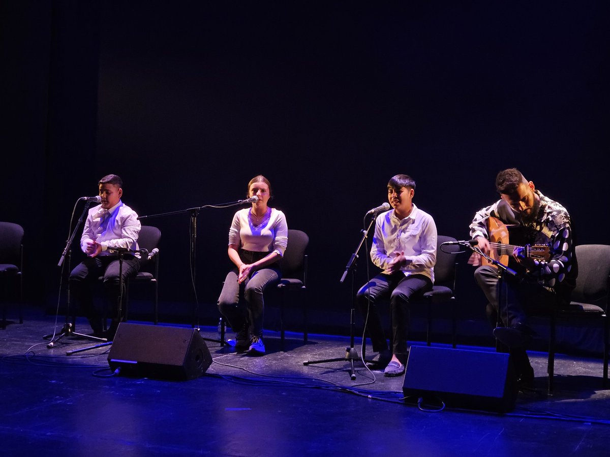 Culturalmeria's tweet photo. Los jóvenes flamencos de @elmoratof, con Celia Ortega, Santi y Rafa Amador, con guitarra de Antonio de Quero son el siguiente grupo en la gala Tano es mi ángel. Flamenco con compás solidario. #AlmeriaEsCultura @aytoalm @WindCruz https://t.co/bpJ4vkq5m8