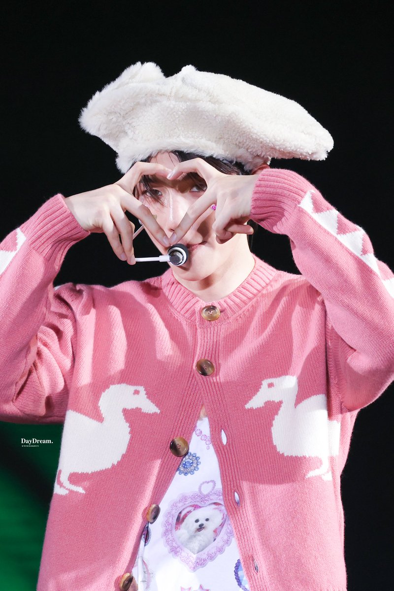 Daydream506B's tweet photo. 240602
#BAEKHYUN
#백현 #변백현 #边伯贤 
@B_hundred_Hyun
@INB100_official https://t.co/CJ69we3bAb