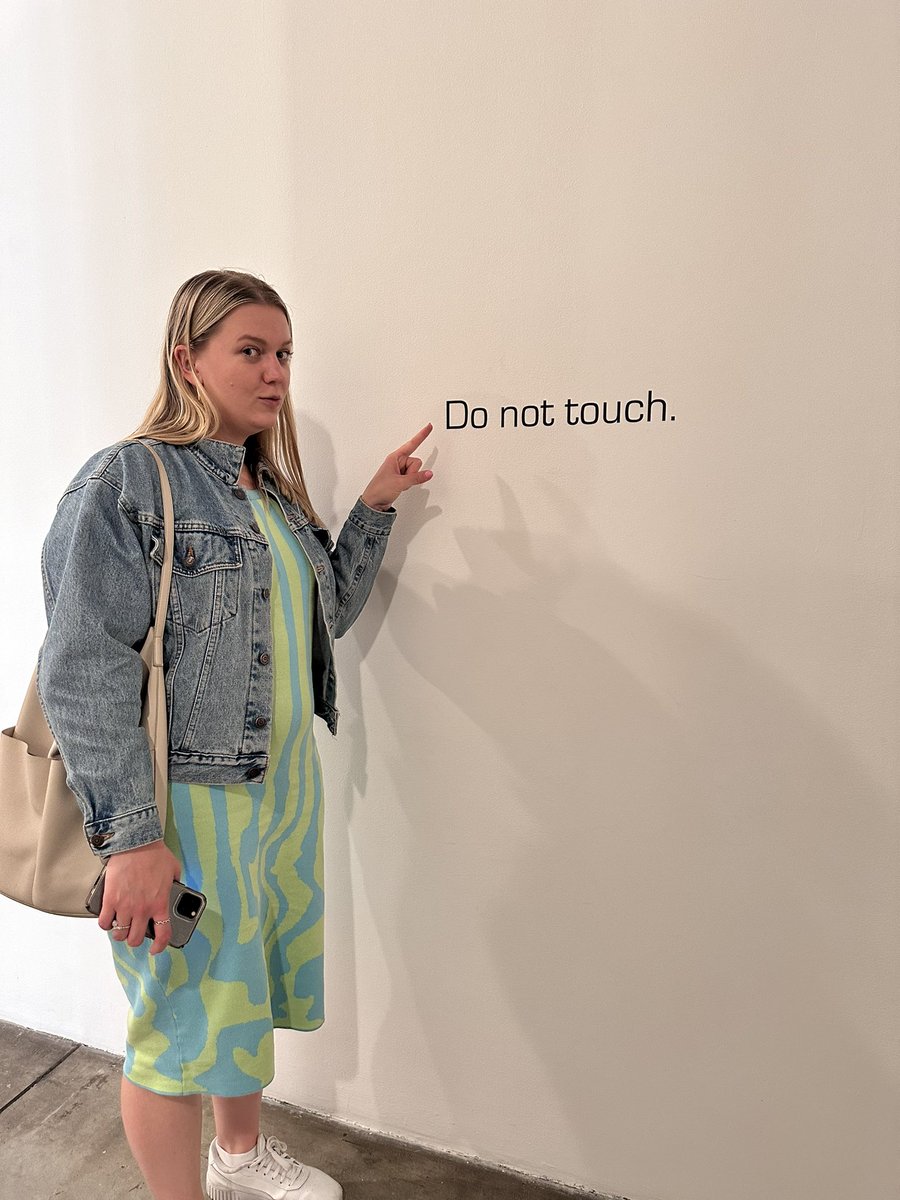 POV: you’re <a href="/juliagierasimow/">Julia Gierasimow</a> and the <a href="/thehugxyz/">JJ</a> social media manager shows up at your apartment and forces you to go on an art field to record b-roll instagram content 

…but also, if you’re in NYC and are up for coming on an Instagram field trip with me, HMU ♥️