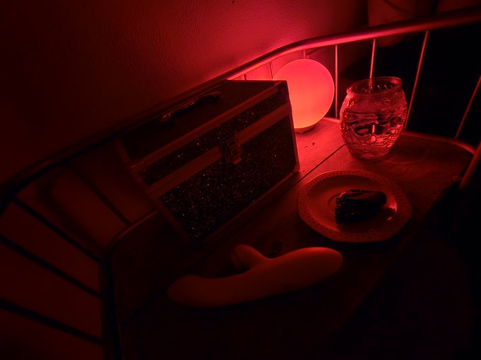 QRT this with whats on your nightstand  Engagement thread for dommes   For me its my satisfyer, a glass<a href="/tag/ebonygoddess"class="tags"><span>#ebonygoddess</span></a><a href="/tag/paypig"class="tags"><span>#paypig</span></a><a href="/tag/humanatm"class="tags"><span>#humanatm</span></a><a href="/tag/finsub"class="tags"><span>#finsub</span></a><a href="/tag/findomnl"class="tags"><span>#findomnl</span></a>