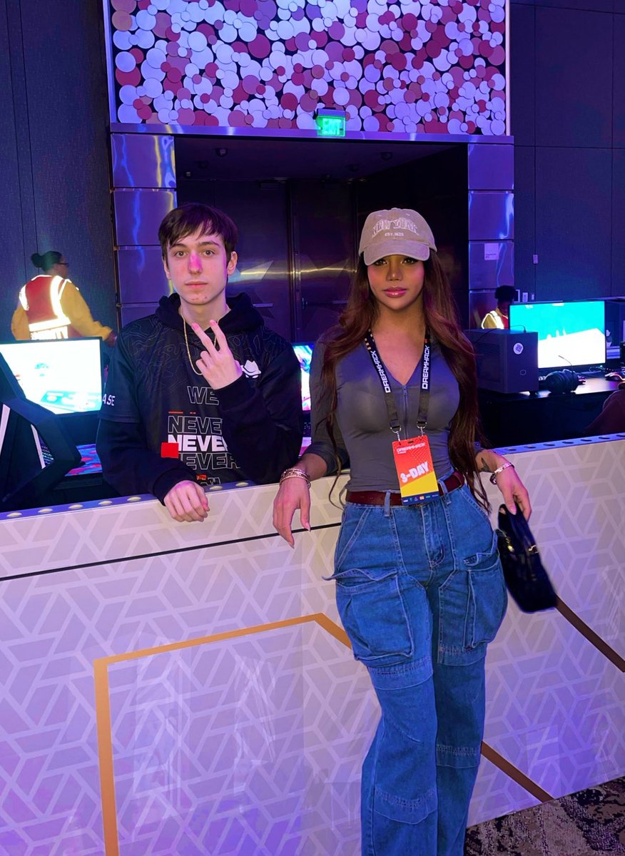 yoxics's tweet photo. Peterbot looks scarred for life 😭 https://t.co/P7VYmh1TQF