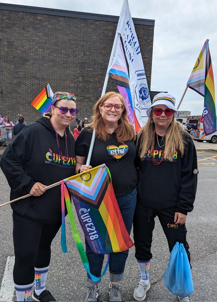 ETFO Durham Local (@durhametfo) on Twitter photo ETFO was proud to walk in Durham Pride today alongside other education workers in <a href="/DDSBSchools/">Durham District School Board (DDSB)</a> <a href="/Cupe218/">Cupe Two-Eighteen</a> <a href="/D13_OSSTF/">District 13 OSSTF</a> Happy Pride Month! ETFO was proud to walk in Durham Pride today alongside other education workers in <a href="/DDSBSchools/">Durham District School Board (DDSB)</a> <a href="/Cupe218/">Cupe Two-Eighteen</a> <a href="/D13_OSSTF/">District 13 OSSTF</a> Happy Pride Month!