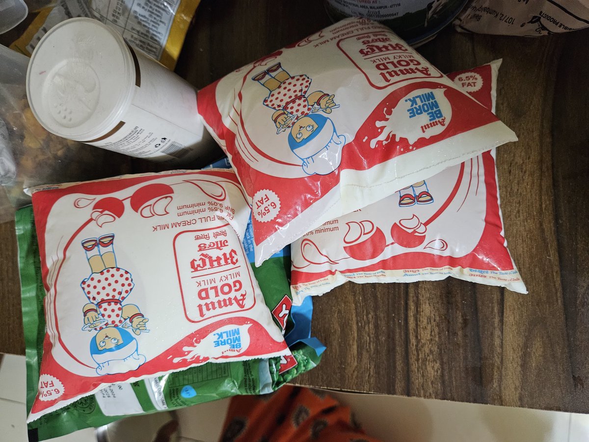 Valtaoi02's tweet photo. I ordered 4 milk, received only 3, and despite clear evidence, you’re denying a refund or redelivery. As a Swiggy One member with 3 recent orders totaling ₹783 in this week, why would I cheat for ₹34? Pathetic customer support! I will escalate this issue to the consumer forum. https://t.co/o6fXynRdlA