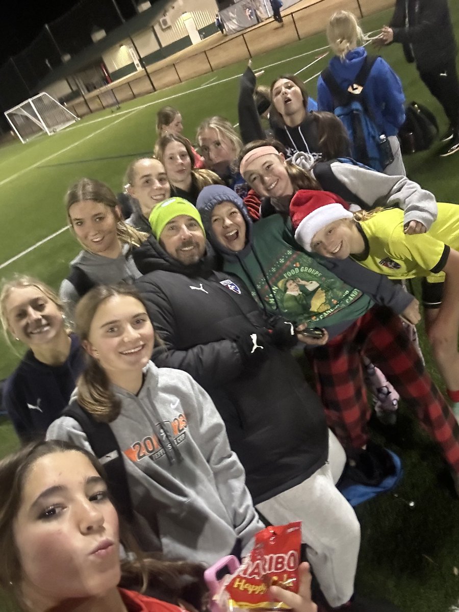 emersonhsports's tweet photo. Had a great time at @ECNLgirls North Carolina!! Sadly we lost 1-2 today to end our last day at the showcase and our ECNL Season. Going to miss these girls next season, but I am excited for next season with @scsurf09ga!!!!! @TopDrawerSoccer https://t.co/Ld6CFHsRA9