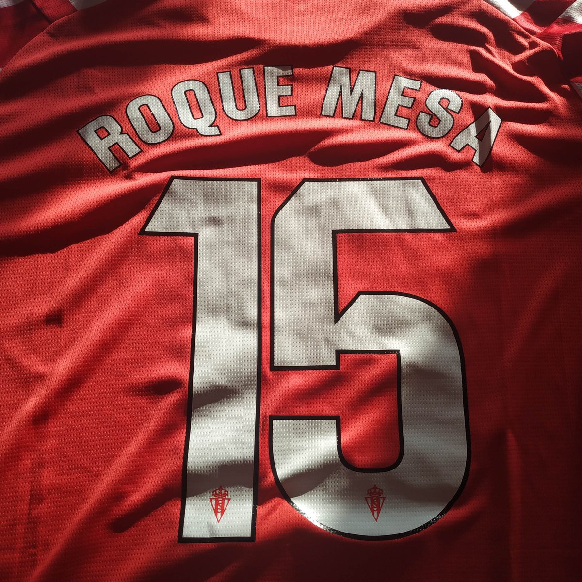 Negru_46's tweet photo. Camisetina por dentro 💪🏼🔴⚪
#APorElPlayoff https://t.co/gWKB54YFSo