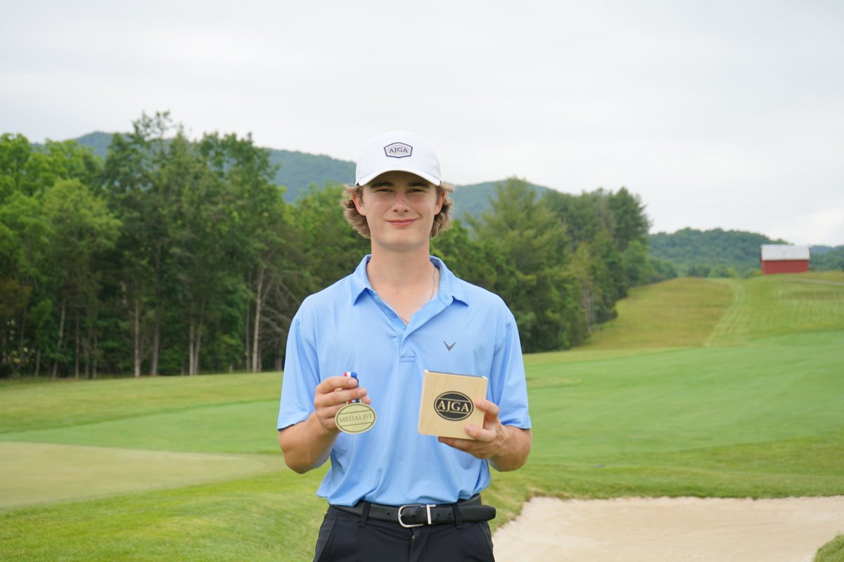 Shooting for The Valley floor. 🔥

Matthew Hartley (-5) received low medalist honors at #TheLantoJr in his first career AJGA appearance!