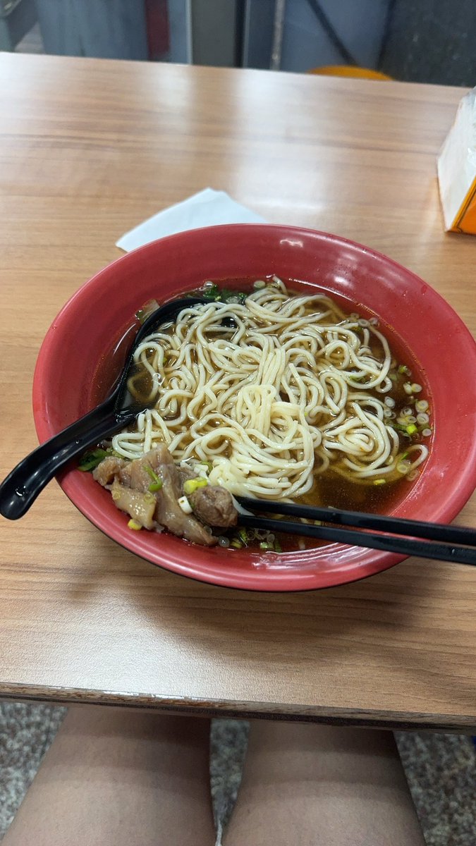 雷聲小小雨點大
大珠小豬落玉盤🐷

這時間，好餓啊……..🫠
要忍住，今日餐費扣打全在這碗上了….. https://t.co/Tk6jXCP6aR