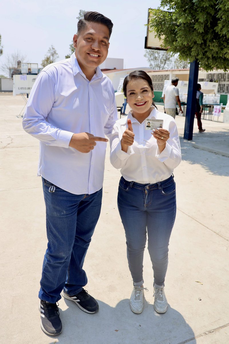 CinthiaTeniente's tweet photo. Llegó el #2deJunio y he ejercido mi derecho al voto con la esperanza de construir un futuro mejor para #Villagrán. Cada voto cuenta. Que nadie se quede sin participar, es momento de cambiar la historia juntas y juntos.

¡EL PODER está en manos DEL PUEBLO! https://t.co/UMWGV7LQ9C