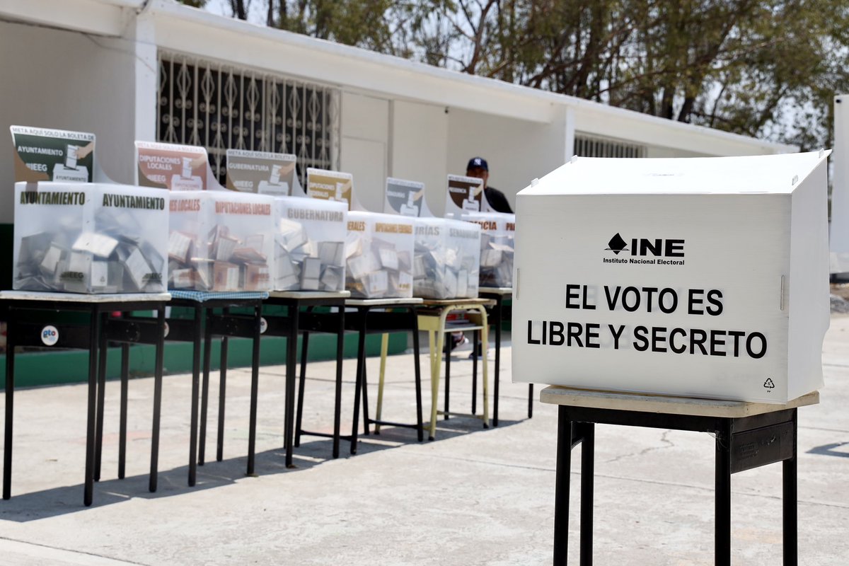 Llegó el #2deJunio y he ejercido mi derecho al voto con la esperanza de construir un futuro mejor para #Villagrán. Cada voto cuenta. Que nadie se quede sin participar, es momento de cambiar la historia juntas y juntos.

¡EL PODER está en manos DEL PUEBLO!