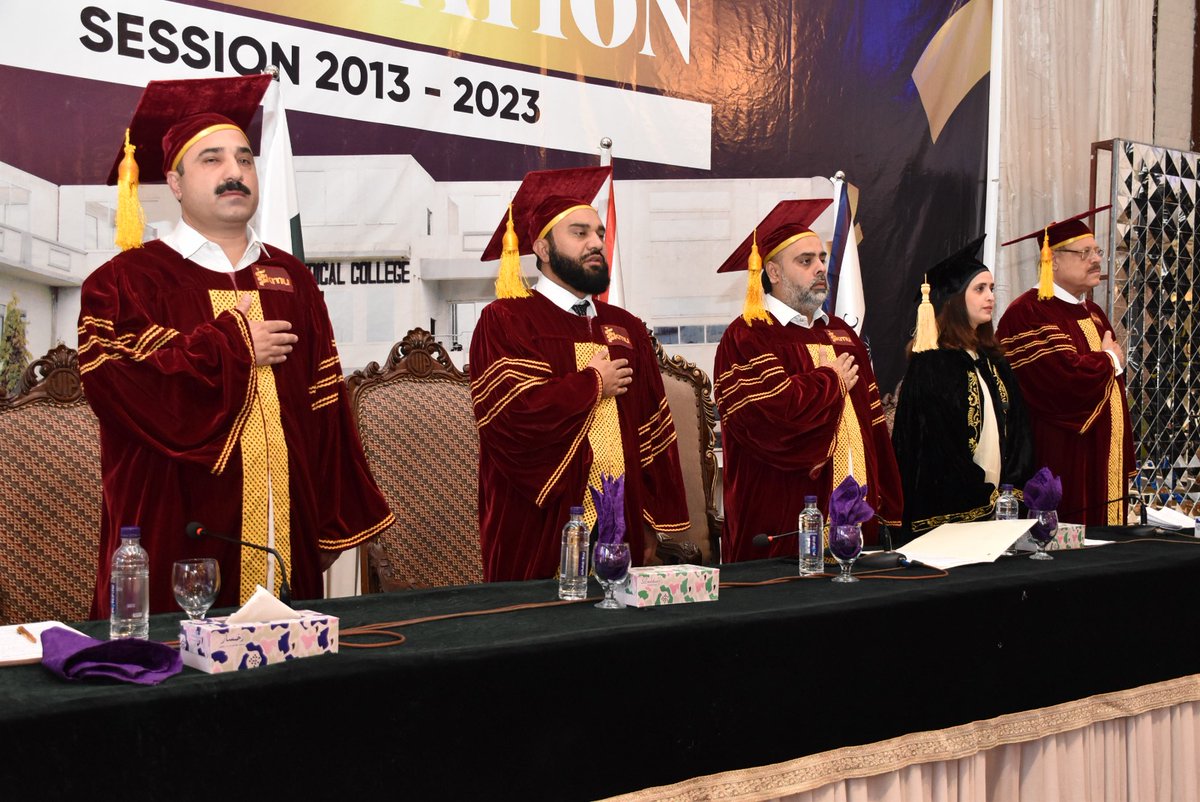 kmuofficial_'s tweet photo. JMC Peshawar Hosts its Convocation Ceremony. Chief Guest Syed Qasim Ali Shah conferred degrees upon 167 graduates, 45 position holders and 181 gold medalists. VC KMU Meritorious Prof Dr. Zia Ul Hag congratulated graduates &amp; their families. https://t.co/JF1snsXRmz