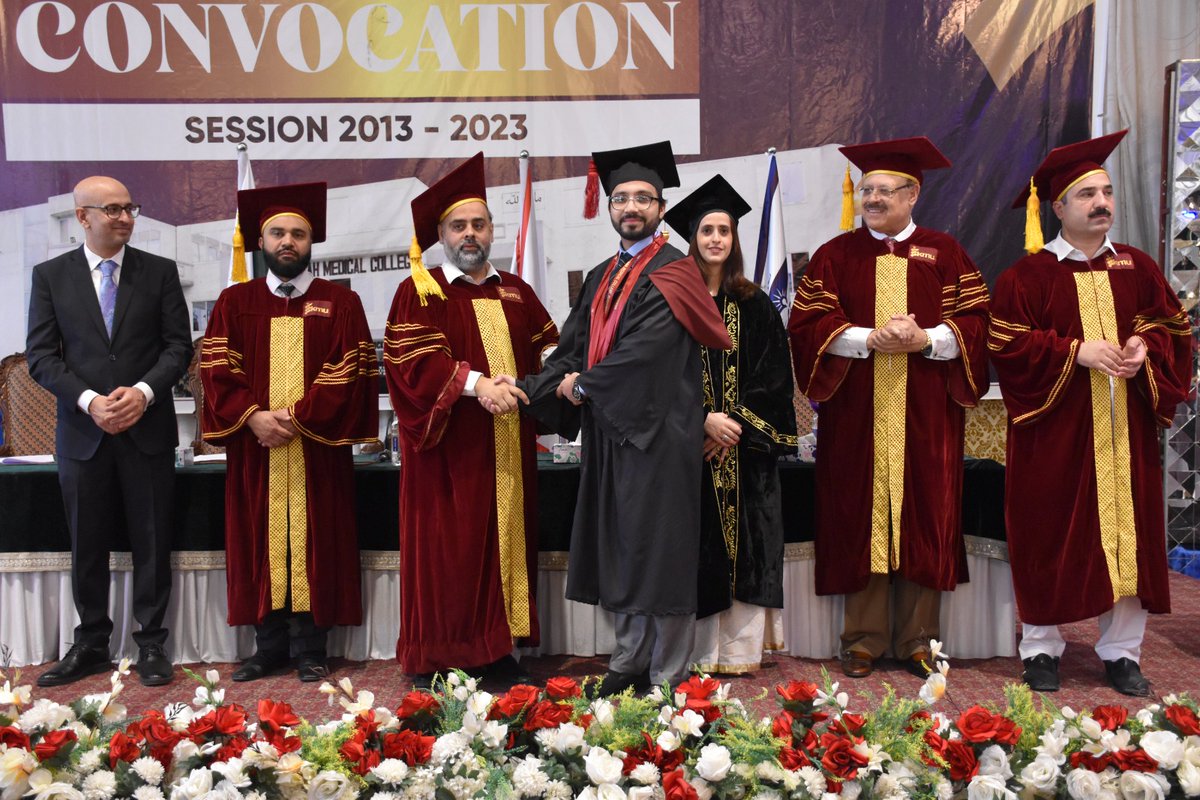 kmuofficial_'s tweet photo. JMC Peshawar Hosts its Convocation Ceremony. Chief Guest Syed Qasim Ali Shah conferred degrees upon 167 graduates, 45 position holders and 181 gold medalists. VC KMU Meritorious Prof Dr. Zia Ul Hag congratulated graduates &amp; their families. https://t.co/JF1snsXRmz
