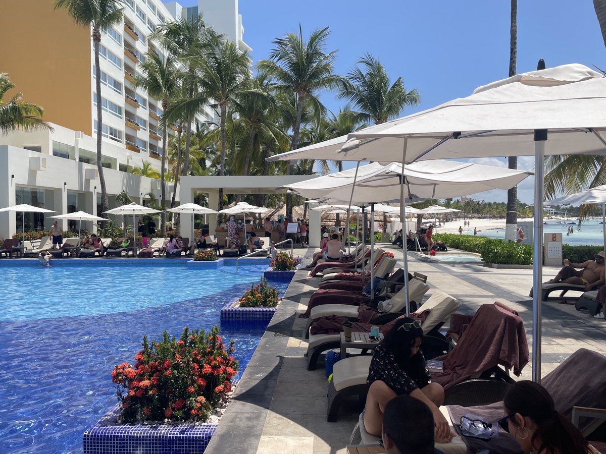 RaiderCoachB's tweet image. ⁦@WarriorsCoachK⁩ ⁦@NE8manFB⁩ Where’s Waldo???!!!