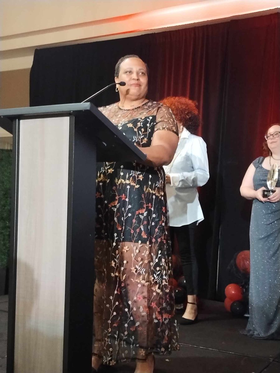 The recipient of the 2023 Mentor of the Year Award was Lisa Wood. Watch the Bram Stoker Awards® Ceremony at  the premiere event of StokerCon®The Stoker Awards Ceremony on the HWA YouTube here:
youtube.com/live/GAU4i0Rsn…