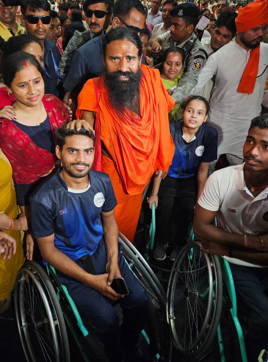 Sportworks360's tweet photo. Blessings of Swami Ramdev  to SW360F delhi team

@yogrishiramdev 
@varunahlawatt 
@PypAyurved 
@Patanjali_foods 
@Ach_Balkrishna 

#patanjali #sportworks360 #sportworks360foundation #ramdev #swamiramdev #balkrishna #wheelchairbasketball https://t.co/zn9xQO9CSt