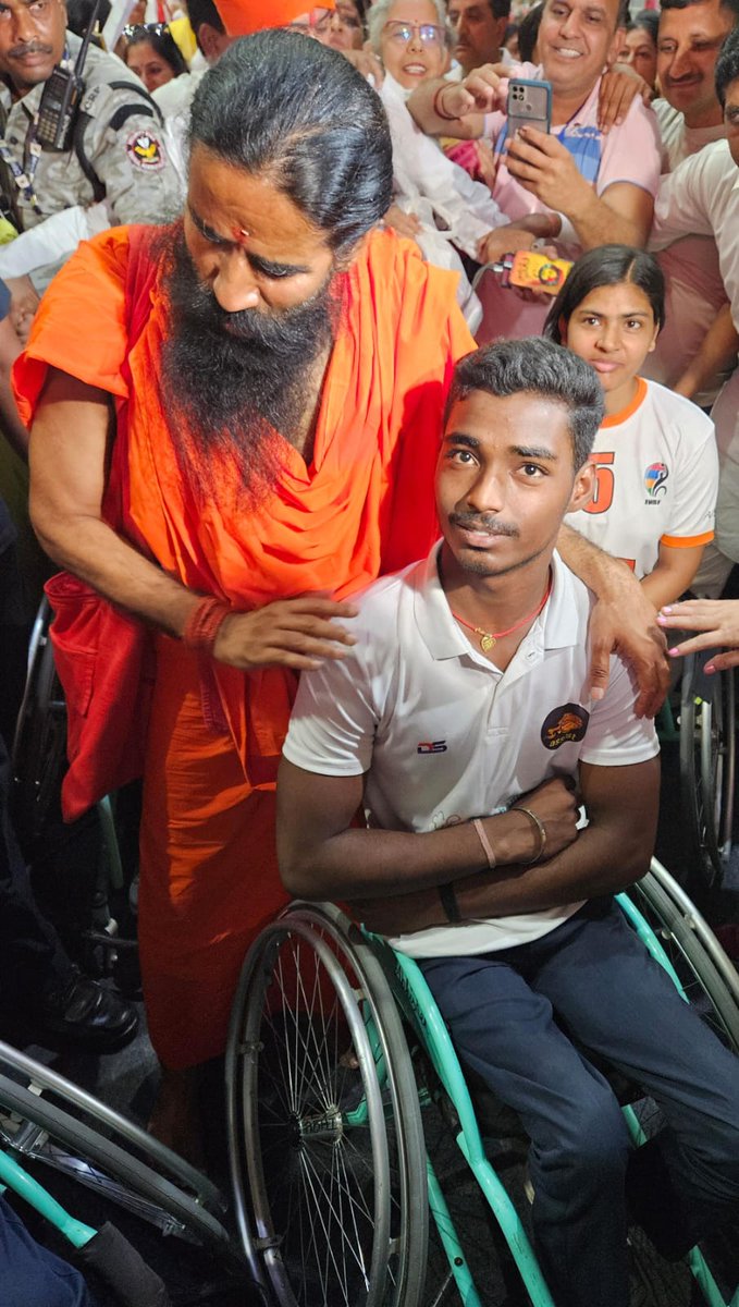 Sportworks360's tweet photo. Blessings of Swami Ramdev  to SW360F delhi team

@yogrishiramdev 
@varunahlawatt 
@PypAyurved 
@Patanjali_foods 
@Ach_Balkrishna 

#patanjali #sportworks360 #sportworks360foundation #ramdev #swamiramdev #balkrishna #wheelchairbasketball https://t.co/zn9xQO9CSt