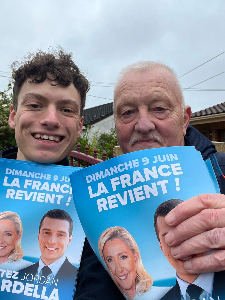 ArnauddeRigne's tweet photo. Le RN de la #circo6211 omniprésent pour ce dernier week-end de campagne à #Carvin, #MontignyEnGohelle, #CourcellesLèsLens, #Rouvroy et #NoyellesGodault !
Merci à nos élus, à nos militants et au @RNJ_62 !
#VivementLe9Juin pour la victoire éclatante de @J_Bardella 🇨🇵 https://t.co/Qv3Ecor46Y