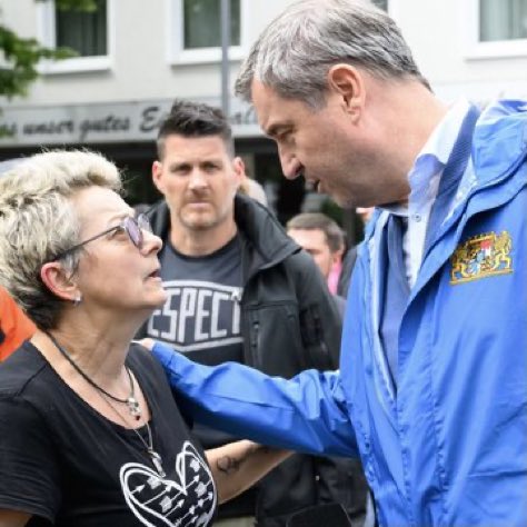 „Wir haben beim Hochwasserschutz gespart die letzten Jahre, gnädige Frau. Aber ich kann Ihnen versprechen: Unser Damm gegen Gender-Gaga und Wokeness, der hält!“