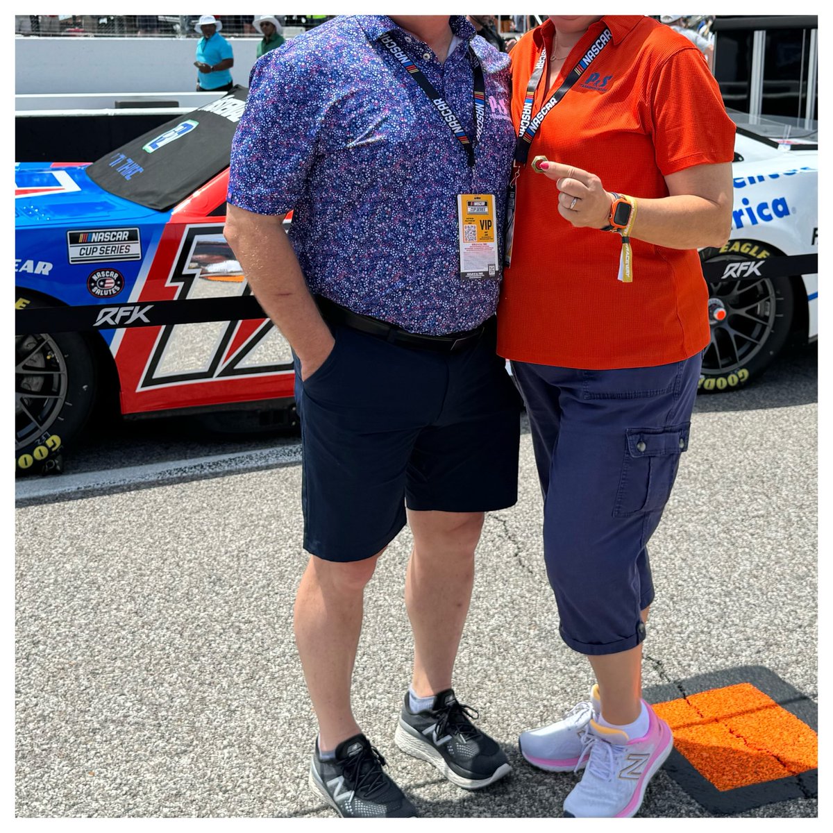 JacquesDebris's tweet photo. @JacquesDebris is in da house at Gateway! Can’t call it @WWTRaceway #nascar @Chris_Buescher https://t.co/VhkQSyWQvM
