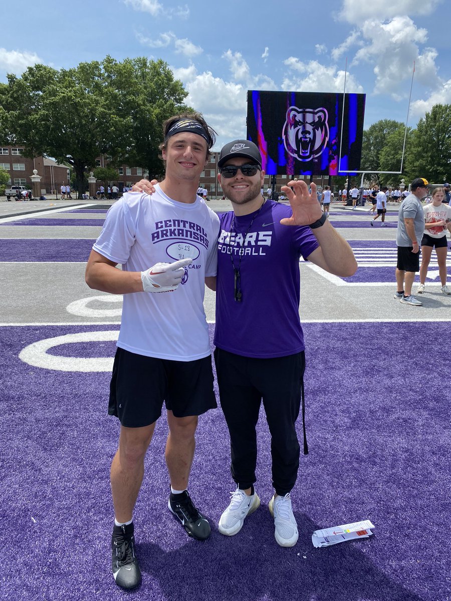 Eli Brooks (@elibrooks40) on Twitter photo After a great camp today Iโm blessed to receive an offer from <a href="/UCA_Football/">๐จ๐๐ ๐๐๐๐ฅ๐ฆ ๐๐ข๐ข๐ง๐๐๐๐</a> !
<a href="/BvilleFB/">Bentonville Football</a> <a href="/CoachJGrant/">Jody Grant</a> <a href="/CoachDanenhauer/">Aaron Danenhauer</a> <a href="/CoachWalk731/">Jake Walker</a> After a great camp today Iโm blessed to receive an offer from <a href="/UCA_Football/">๐จ๐๐ ๐๐๐๐ฅ๐ฆ ๐๐ข๐ข๐ง๐๐๐๐</a> !
<a href="/BvilleFB/">Bentonville Football</a> <a href="/CoachJGrant/">Jody Grant</a> <a href="/CoachDanenhauer/">Aaron Danenhauer</a> <a href="/CoachWalk731/">Jake Walker</a>