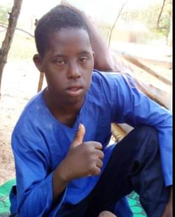 BintaDeSIDIBE's tweet photo. Nettoyage ethnique peul à #Digani #BurkinaFaso.
A ma sœur biologique HABATA et son fils handicapé (trisomique) HASSAN exécutés lâchement par ces personnes censées les protéger #FDS #BIR #VDP. PAIX AUX ÂMES de toutes ces victimes et courage aux familles.
https://t.co/eVGsP1bJq5 https://t.co/dwuSMTD5Qx