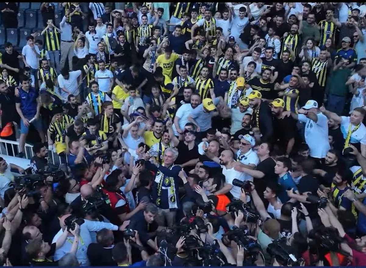 🔥 Sanki bir halkın özgürlük umutları..