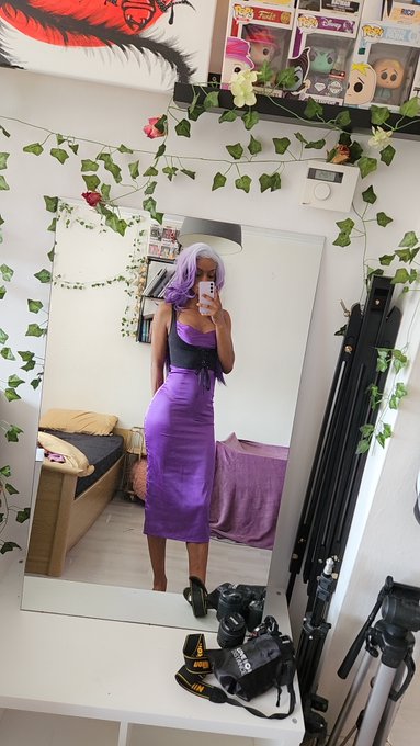 Goodmorning findom  Ik hoop dat alle slaafjes klaar zijn want ik ben in een gretige bui vandaag.  findomnl