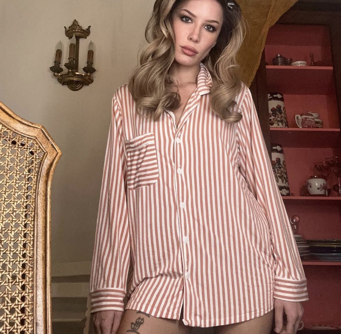 PopCrave's tweet photo. Halsey announces new era in letter to fans:

“As you may have guessed, I have written a new album. But I needed some time to figure out how to say what I needed to say…there’s so much I’m going to reveal on this record, but you need to know some of the story first. So before the chaos and confetti of big singles and album releases I just need to tell you, my friend, why it all matters this time. I’m releasing a new song on June 4. It’s just for us. Let’s start at THE END.”