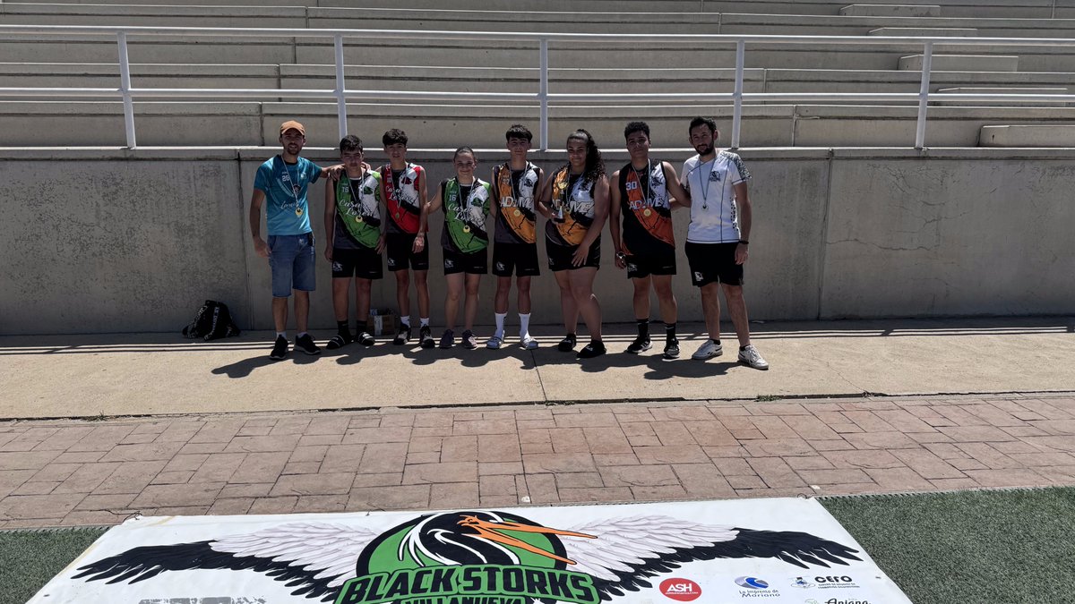 Vva_BlackStorks's tweet photo. 🔒Hoy culminamos la 🏟️ Liga Juvenil ADAME de #FlagFootball🏈 2024.

La final nos dejó a un nuevo equipo 🏆 campeón:
#GoldStorks🟡 35-7 #SilverStorks⚪️

🥇 #GoldStorks🟡 4-3
🥈 #SilverStorks⚪️ 3-4

🏅MVP de la temporada:
#José30🟡 4 TDs, 2 INTs, 2 extras

📲https://t.co/Zgk5evetEX https://t.co/ZZf9bJSLvD