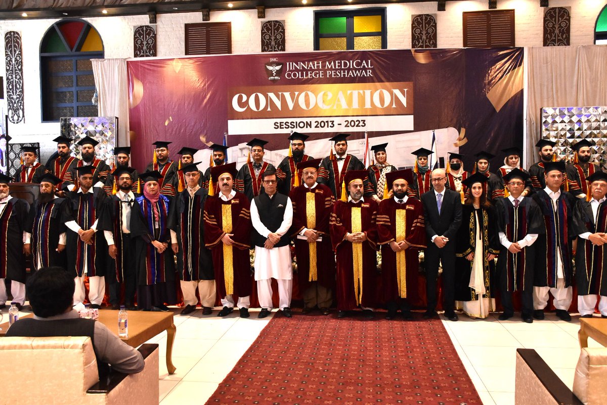 kmuofficial_'s tweet photo. JMC Peshawar Hosts its Convocation Ceremony. Chief Guest Syed Qasim Ali Shah conferred degrees upon 167 graduates, 45 position holders and 181 gold medalists. VC KMU Meritorious Prof Dr. Zia Ul Hag congratulated graduates &amp; their families. https://t.co/JF1snsXRmz