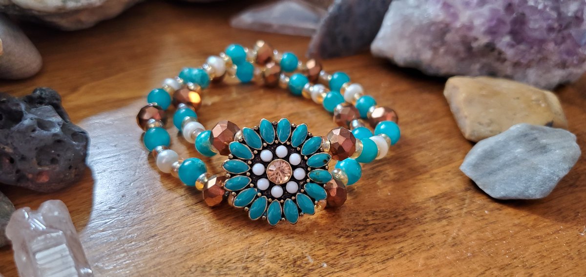 kanowyn's tweet photo. Just finished a new batch of jewelry. Check them out in my shop! https://t.co/4XxxbYFAvn https://t.co/l1yE6ZC9Bk