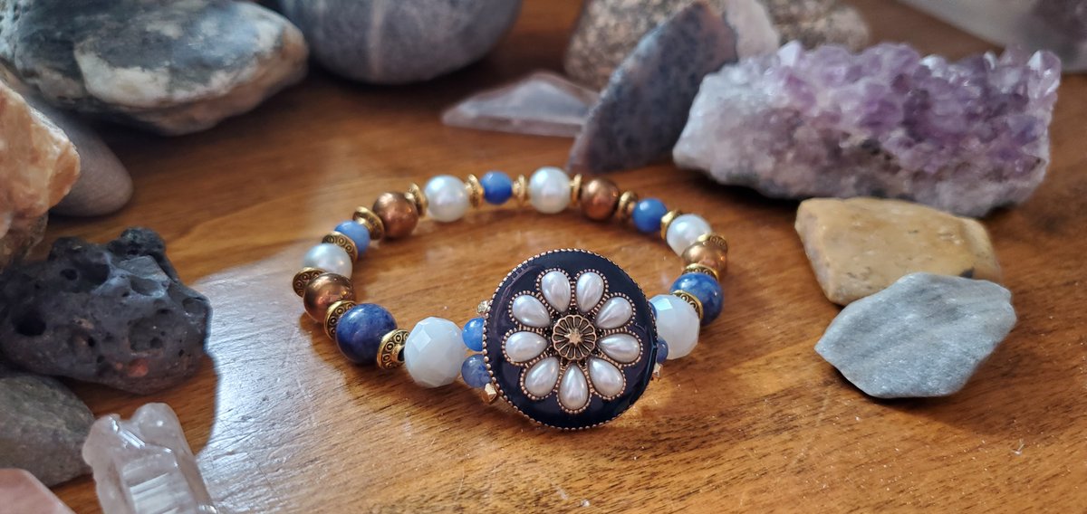 kanowyn's tweet photo. Just finished a new batch of jewelry. Check them out in my shop! https://t.co/4XxxbYFAvn https://t.co/l1yE6ZC9Bk