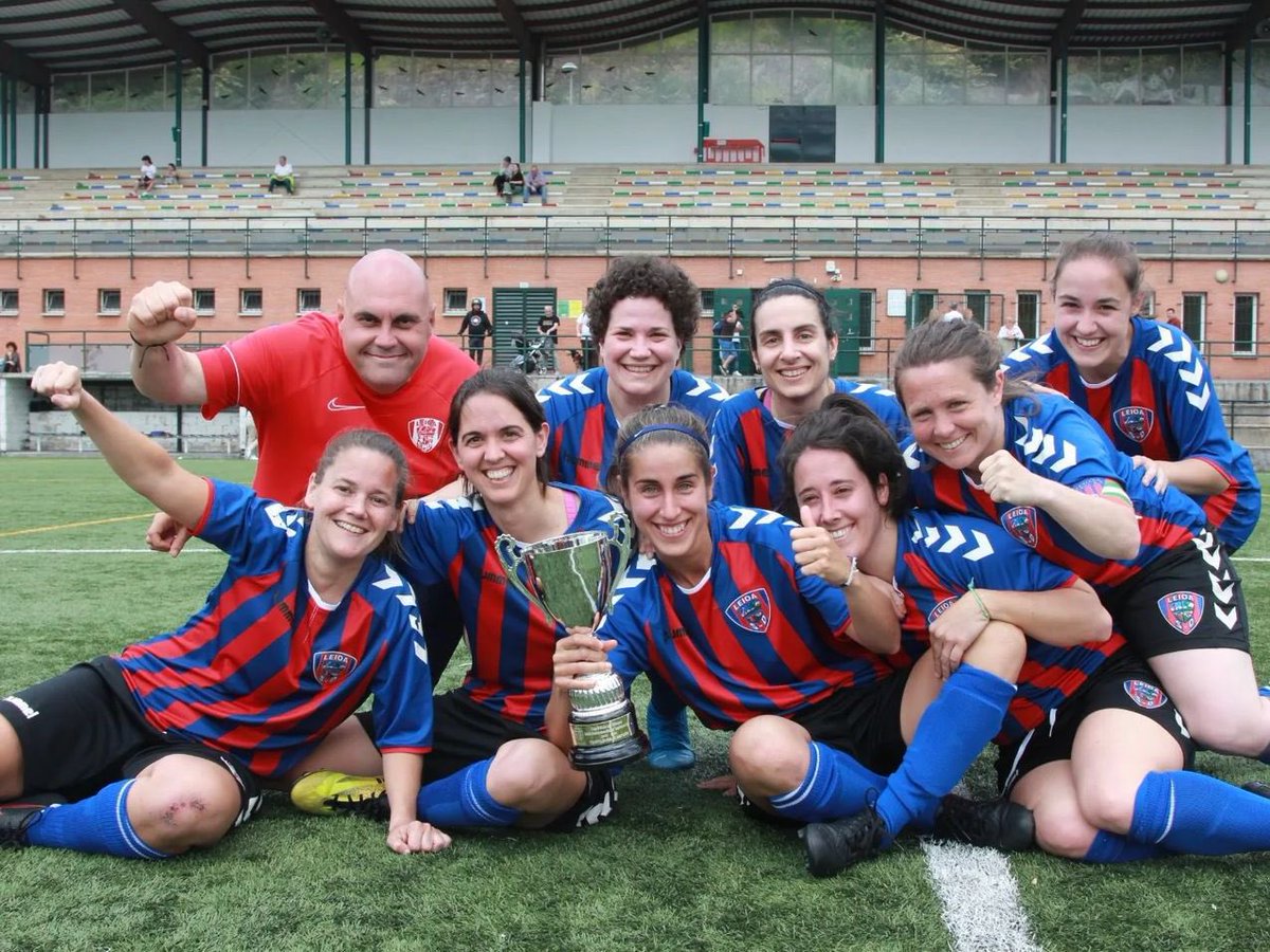 🆙 El Leioako se lleva la Copa Bizkaia Liga Veteranas tras imponerse 0-5 al Basauri BEA, 0-7 al Dinamo San Juan y 0-3 al Etxebarri

🙌🏽 Zorionak, neskak 

📸: <a href="/fvf_bff/">Federación Vizcaína de Fútbol</a> 

#AupaLeioaBETI 💙❤️ #AupaLeioako