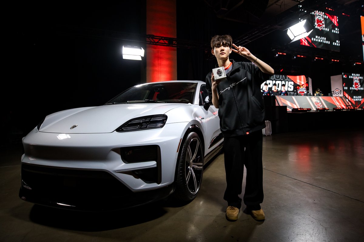 JUNBIN! JUNBIN! JUNBIN! JUNBIN! Congratulations to @Junbin_ow, your @Porsche Tournament MVP!