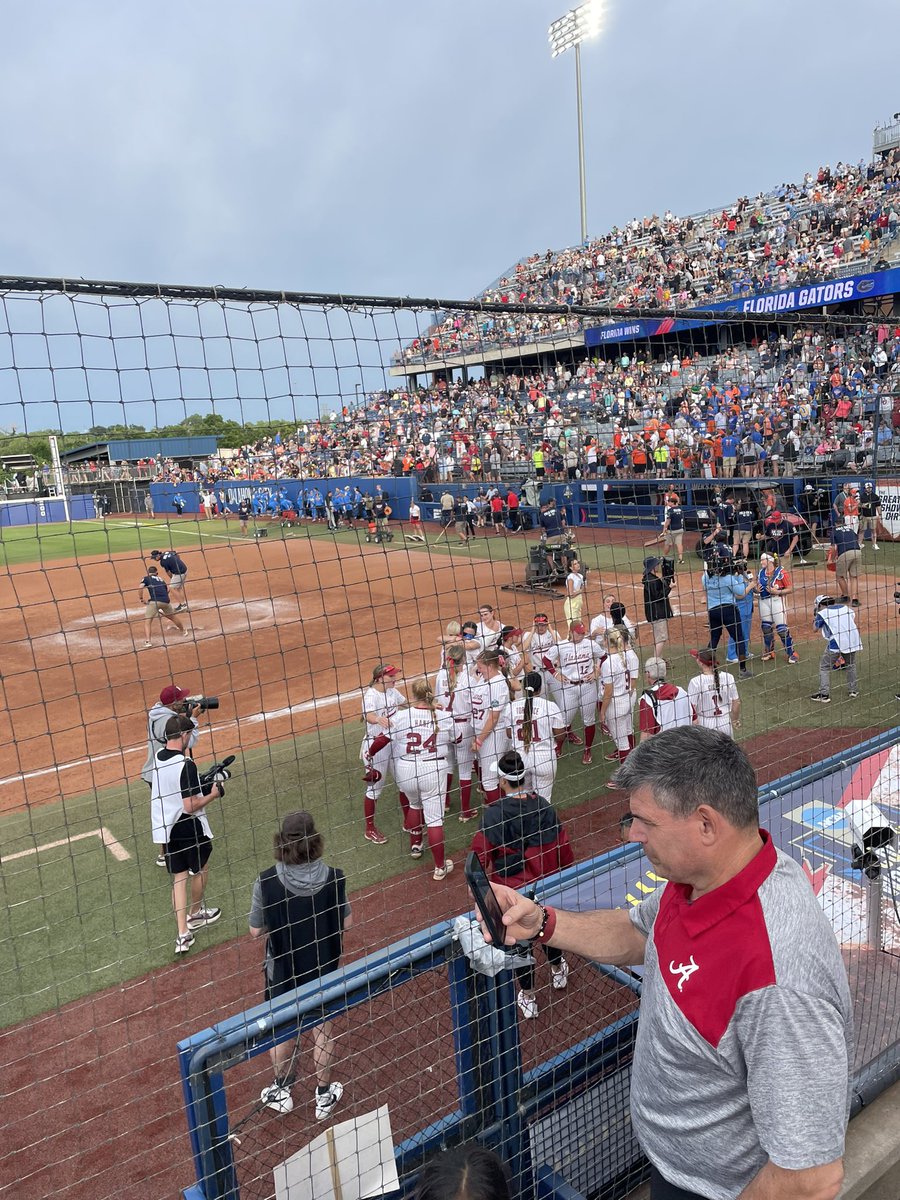 emilypitek's tweet image. I love you, #team28 

Fighters till the end. 

AND YOU WERE DAMN GOOD ELEPHANTS, SENIORS!!! 

ROLL TIDE