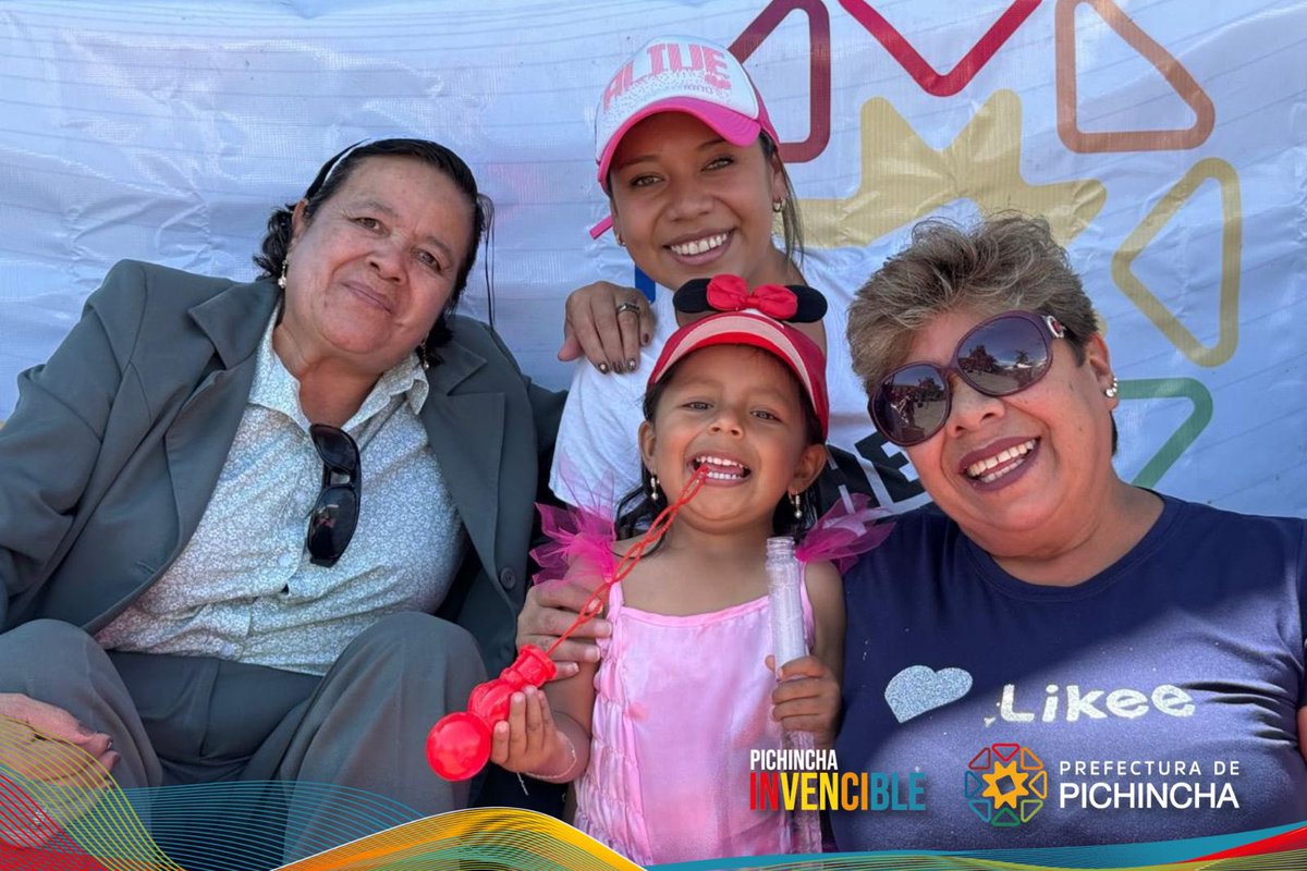 ¡Decenas de emprendedores participaron de la Feria Pichincha Productiva y Solidaria en #Rumiñahui! 🤩🫶🏼 En este espacio, comercializaron directamente sus artesanías, alimentos procesados gastronomía 🍲🥘 y otros productos de calidad a precios justos. ☺️ #PichinchaInvencible