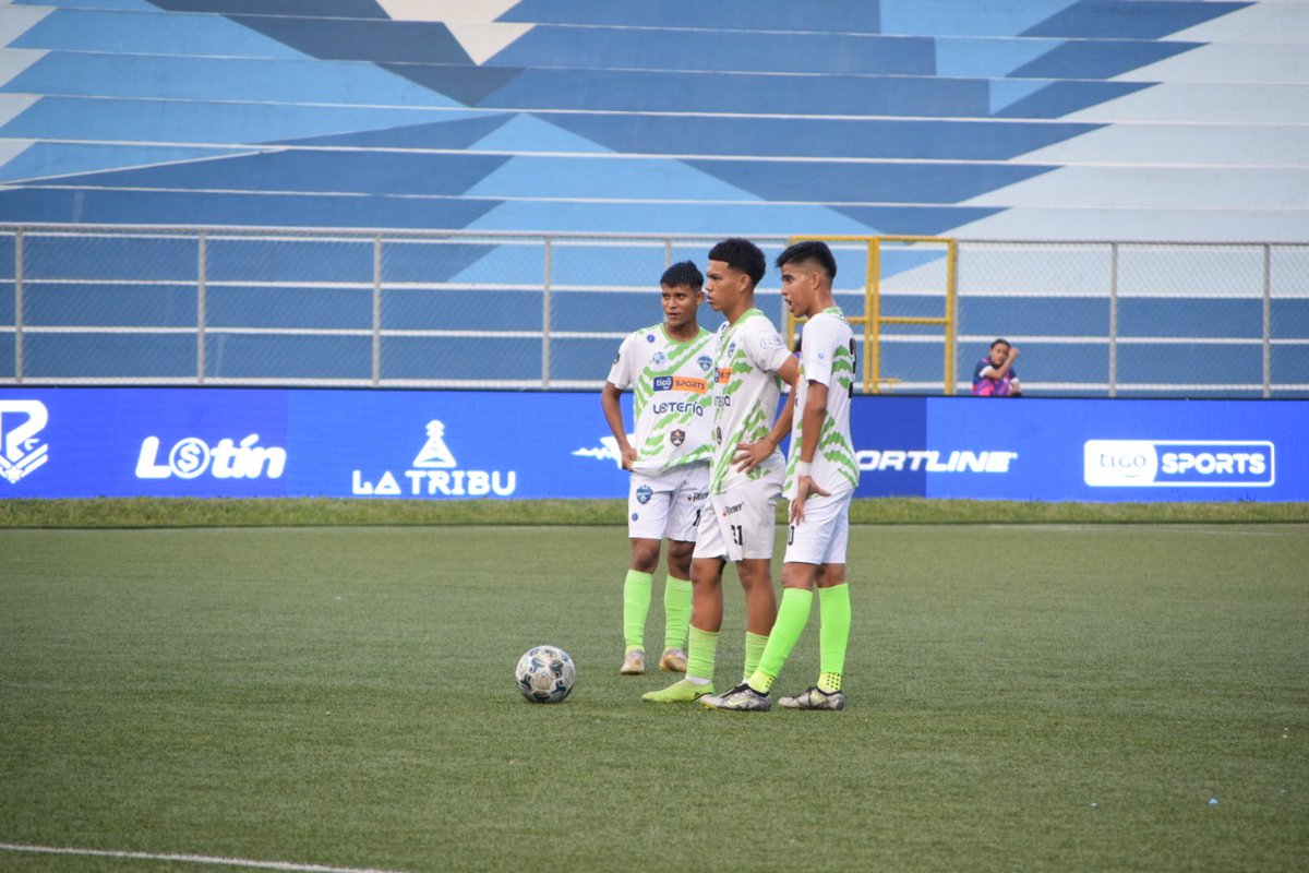 CDUsulutan's tweet photo. 🔥¡NOS VAMOS AL DESCANSO!🔥

Finalizan los primeros 45 minutos con victoria parcial para los Capitalinos en el partido de vuelta de la final de la @liganacional_ copa lotería. 

 @SanSalvador_FC 2-0 @CDUsulutan 

¡VAMOS CON TODO EQUIPO ! 💯😤 🤩

#SomosCDUsulután #VamosOcelotes https://t.co/nNJ5c7SF2d