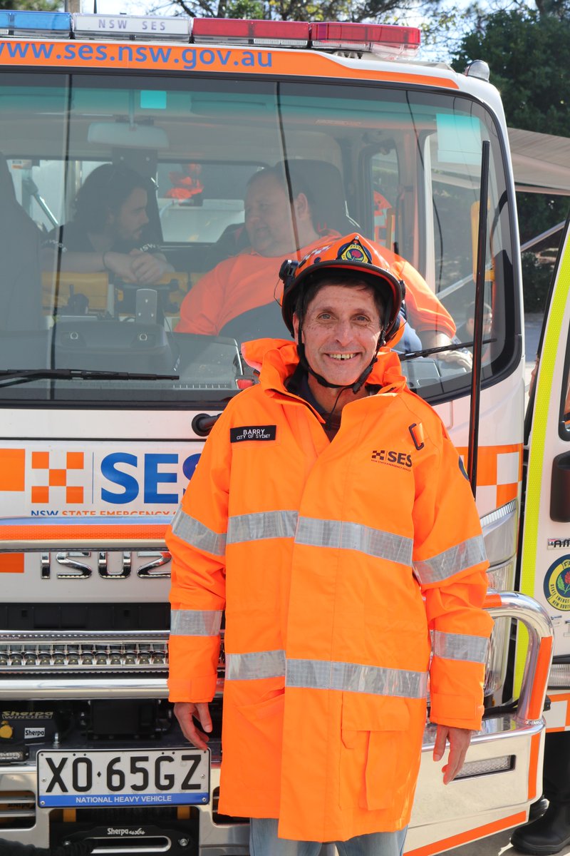 WindgapFDN's tweet image. 🚨 SES Outreach Day 🚨 Windgap teamed up with NSW SES City of Sydney for a hands-on session! Participants explored trucks, tried on PPE gear and gained valuable emergency safety knowledge. Big thanks to NSW SES! #SESOutreach #Windgap #Community #CreatingOpportunities