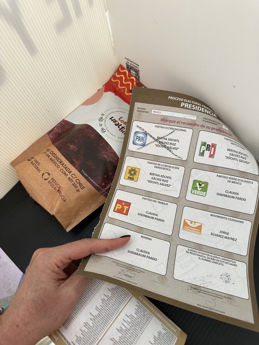 hellen_e's tweet image. Yo voté por la libertad de mi amado país! #FueraMorenaYLopez2024