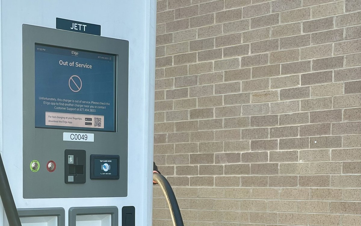 Car_Guy_Tom's tweet image. Just working on my @EVgo “Out of Service” collage. #art #failure #EVgo #Broken We’re at about a week now.