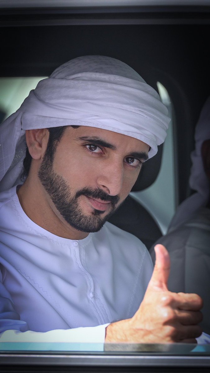 لأول مرة سأذكر لكم من كان يقف على كل ما شاهدتموه الليلة ..

كان هذا الحفل هدية من سيدي سمو الشيخ أحمد بن راشد آل مكتوم و سيدي سمو الشيخ حمدان بن محمد بن راشد ال مكتوم للوصلاوية .. 

تشرفت بهذا التكليف 
فإن وفقنا فهذا من الله وان قصرنا فمن أنفسنا.. 

شكراً للجماهير التي تفاعلت