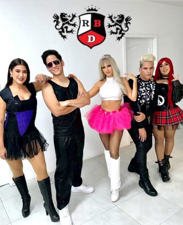 generacionrbdEC's tweet photo. Hola nuestros amigos de Sold.outband están representando a RBD en el programa Yo me llamo Ecuador, aquí le dejo su página para que los sigan y apoyemos al talento Ecuatoriano  https://t.co/tEvPuGB0tI https://t.co/hf8Pr7ZVKa