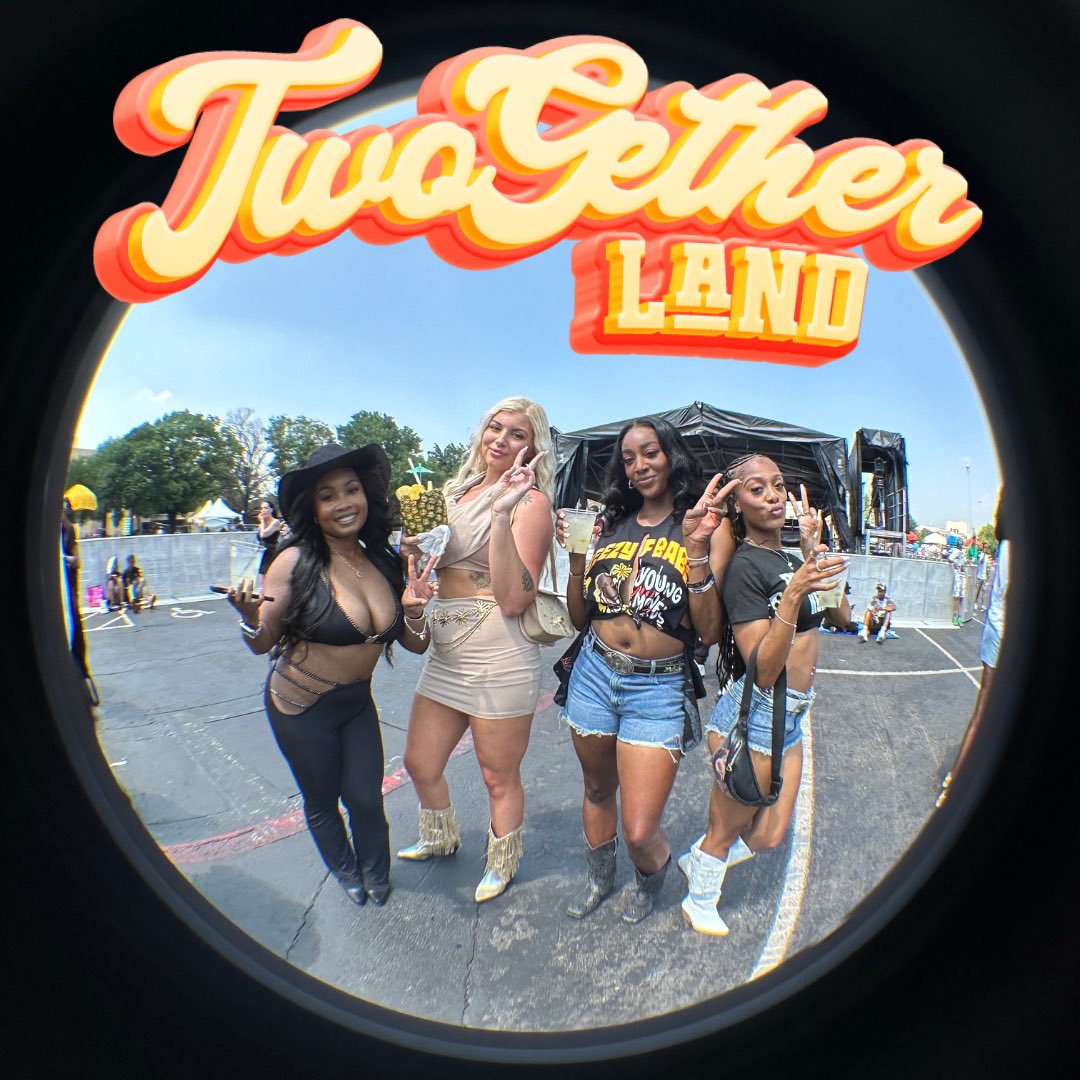 twogetherland's tweet photo. Y'all looked so good TwoGether! Throw up your βπΎ if you had a good time at #TGL2024
#TwoGetherLand #DTX #MusicFestival #TwoGetherCam https://t.co/aKgNwQLjAV