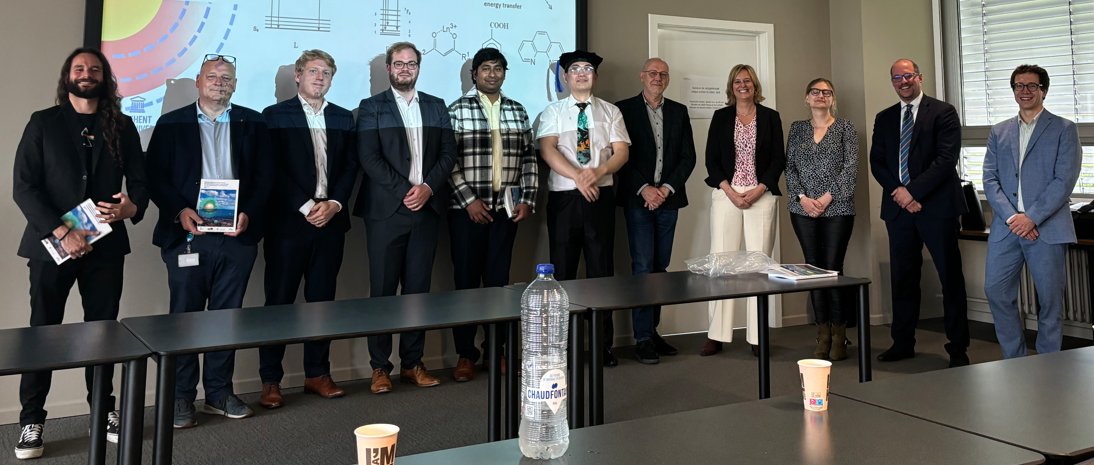 Pascal Van Der Voort // COMOC research (@comoc_research) on Twitter photo Congratulations to dr. Chunhui Lui, who defended his PhD dissertation last Friday on the use of #PMO modified with lanthanides as luminescent ion and temperature sensors for a large jury. <a href="/AnnaMKaczmarek1/">Anna M. Kaczmarek</a> @UGentLumiLab <a href="/chunhuiliu1111/">sl1111</a> <a href="/Pieter_Geiregat/">Pieter Geiregat</a> Congratulations to dr. Chunhui Lui, who defended his PhD dissertation last Friday on the use of #PMO modified with lanthanides as luminescent ion and temperature sensors for a large jury. <a href="/AnnaMKaczmarek1/">Anna M. Kaczmarek</a> @UGentLumiLab <a href="/chunhuiliu1111/">sl1111</a> <a href="/Pieter_Geiregat/">Pieter Geiregat</a>