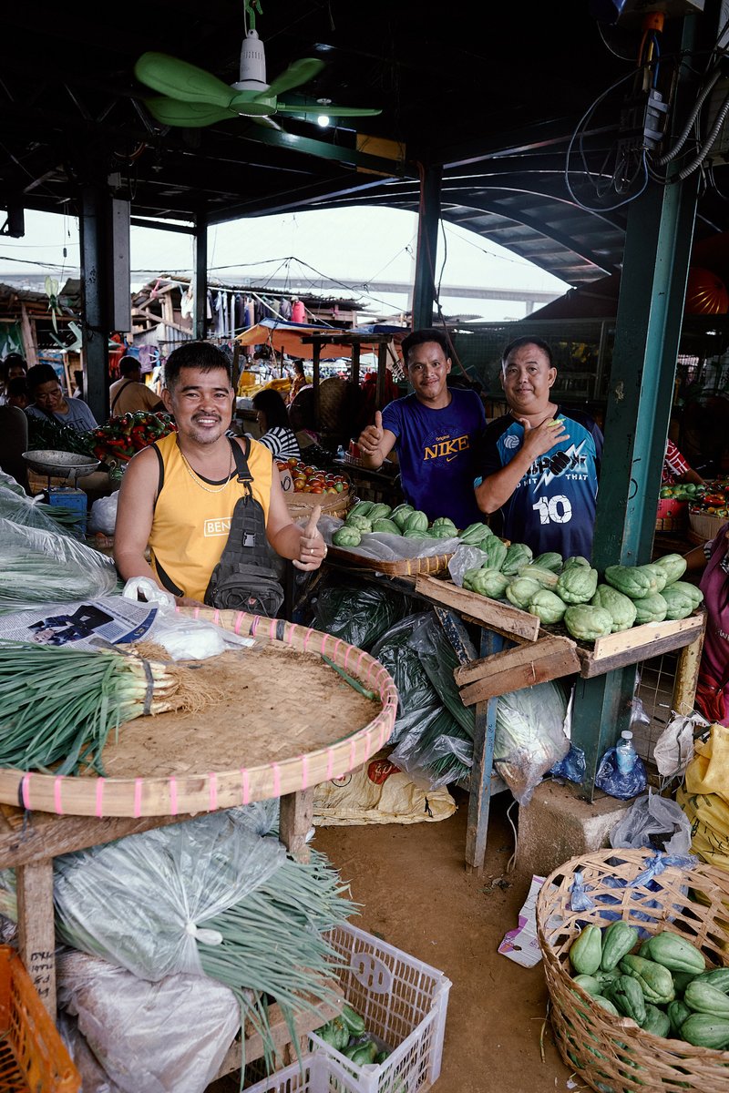 Spenders #streetphotography #streetphotographers #lensculturestreets #streetphotographer #thestreetphotographyhub #beststreets #documentaryphotography #documentaryphotographer #filmsimulation #kodachrome64 #Kodachrome #cebu #capturedmoments #streetphotographerscommunity #film