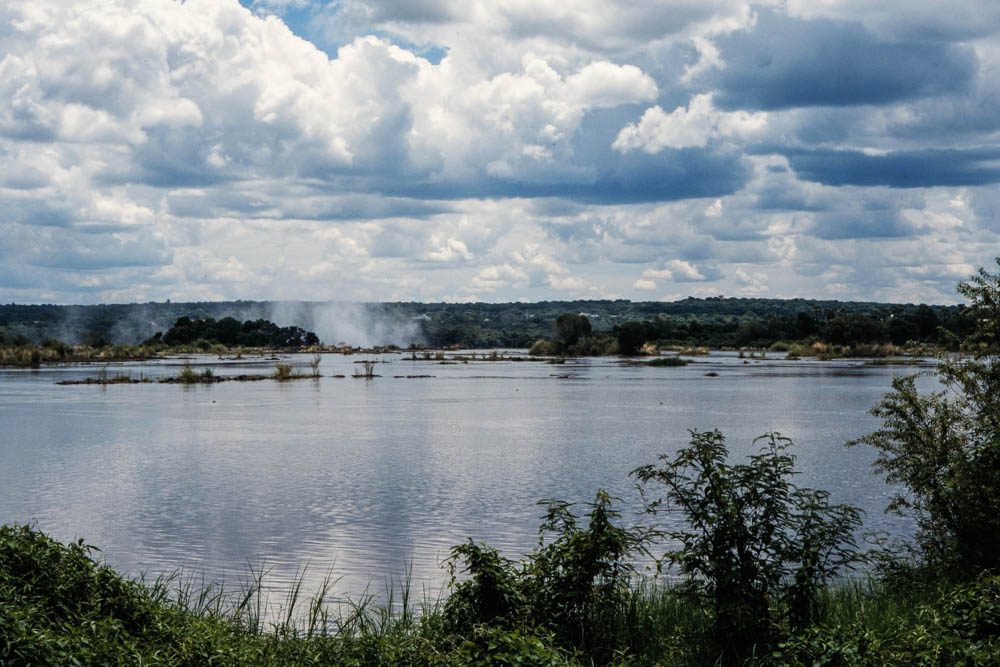 JAshleyNixon's tweet photo. Victoria Falls, Zambia (1995)

#AlphabetChallenge #WeekV https://t.co/aUDett9mVW