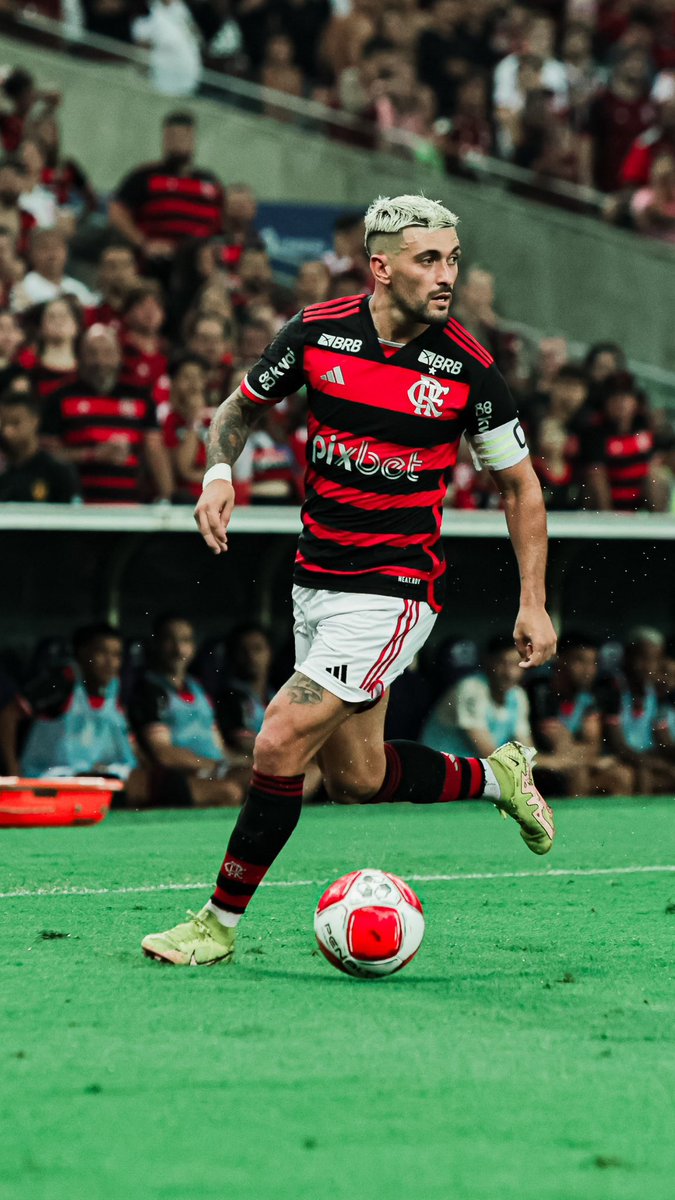 Giorgian De Arrascaeta.

O melhor jogador do continente.