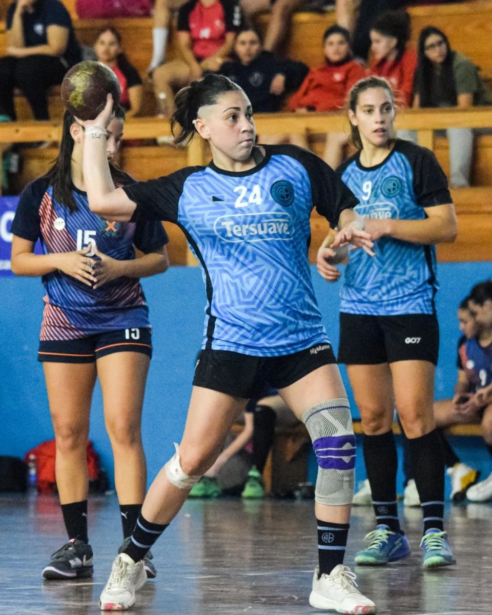 CAMPEONAS 🏆🤾🏻‍♀️🏴‍☠️

#Belgrano venció 20-12 a Universitario de Bahia Blanca y se consagró campeón del Nacional C de Handball en Misiones. 

¡Felicidades a las jugadoras, profesores, entrenadores y a todos los que acompañaron en este proceso para lograr el campeonato!