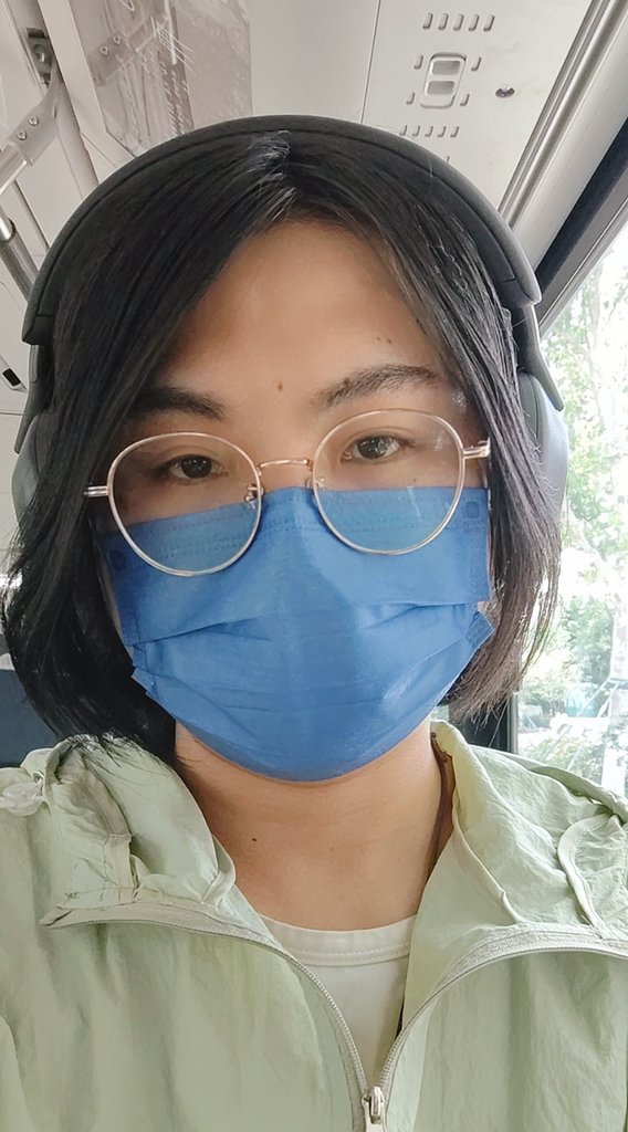 ELSADOS233's tweet image. 出门旅行~肉夹馍很棒