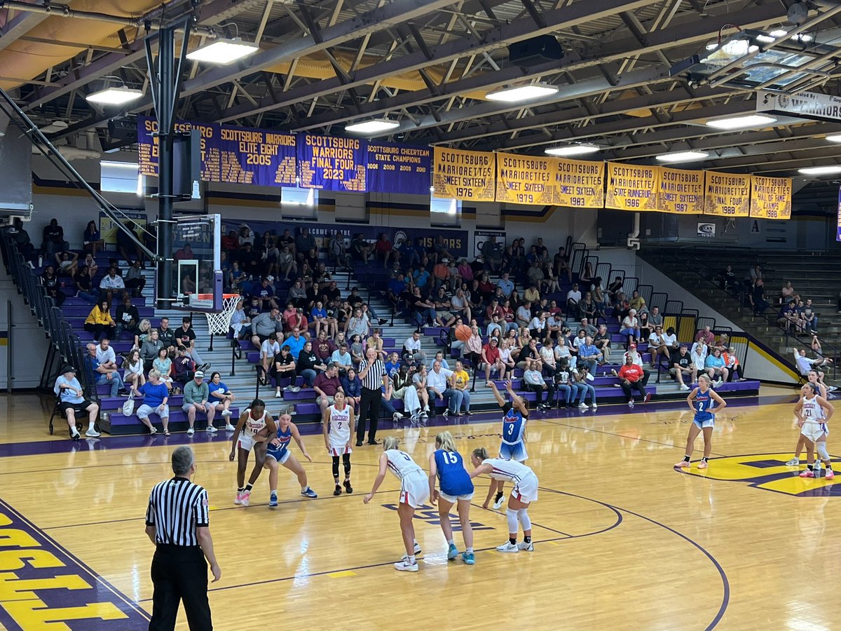 AHSOriolesGbb's tweet image. Great job by @AniahSmith23 in the Indiana Junior All-Stars’ dominant win over the Kentucky Junior All-Stars! Way to represent Avon on the big stage. #DefendTheValley