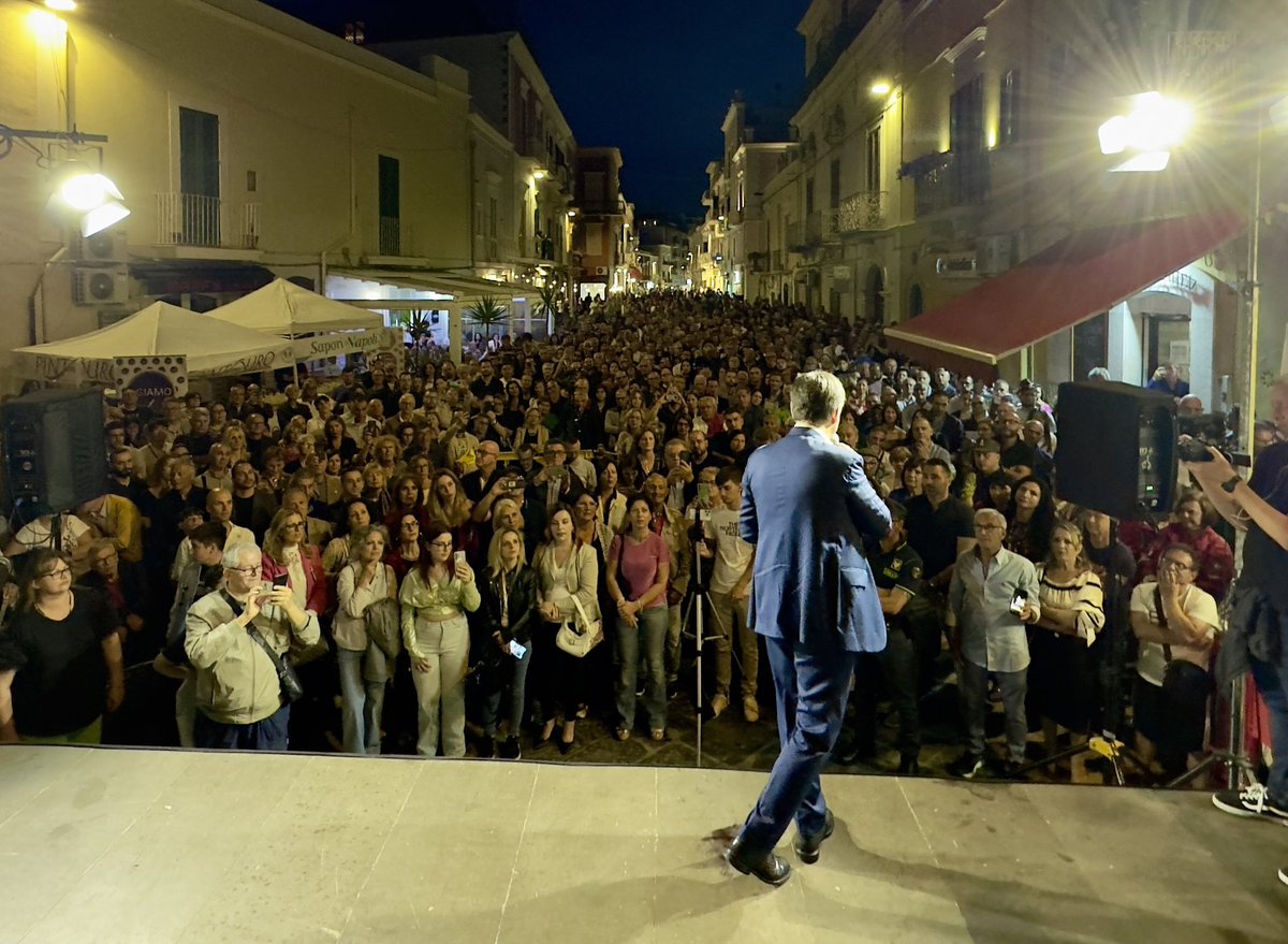 Qui Puglia, serata speciale a Foggia e Manfredonia! Sì continua domani con San Severo (ore 15, Piazza Aldo Moro) e poi a Bari alle 20.30 al Teatro “AncheCinema”.